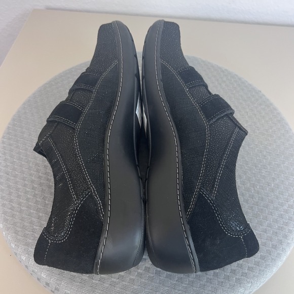 Clarks Cora Azalia Ultimate Comfort Sneakers Black Leather  Clarks Cora Azalia Comfort Sneakers Womens 12 M Black Metallic Leather Shoes